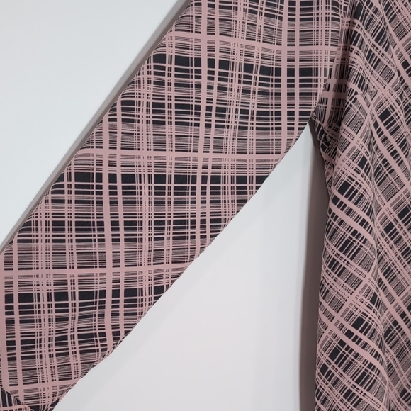 NWOT BCBGMaxAzria | Pink Grey Patterned Button Down Lightweight Oversized Size M - Picture 3 of 8